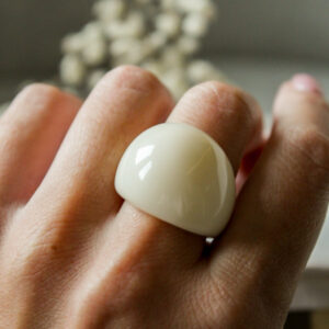 Jesienny mleczny pierścionek